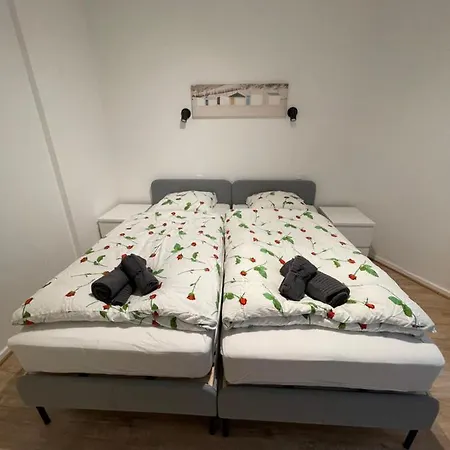 Lovely 2 Bedroom Near Knokke-strand Bar