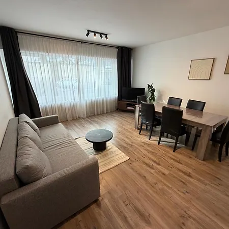 Lovely 2 Bedroom Near Knokke-strand Bar *