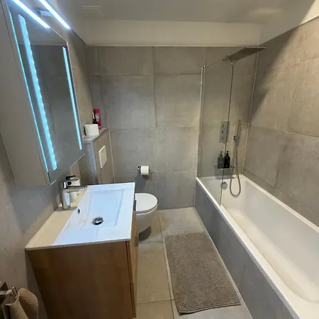 Lovely 2 Bedroom Near Knokke-strand Bar Διαμέρισμα *